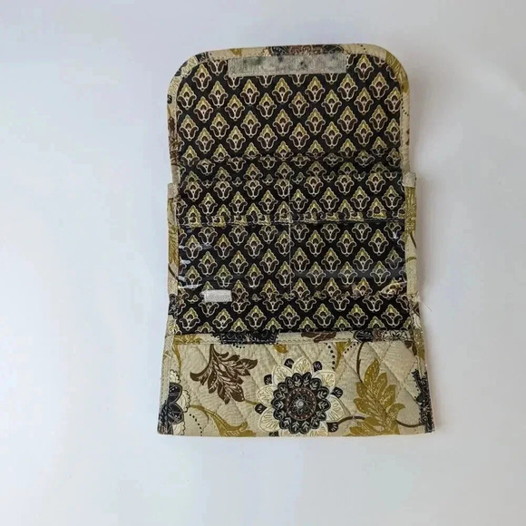 Maggie B Quilted Trifold Wallet - Picture 7 of 9